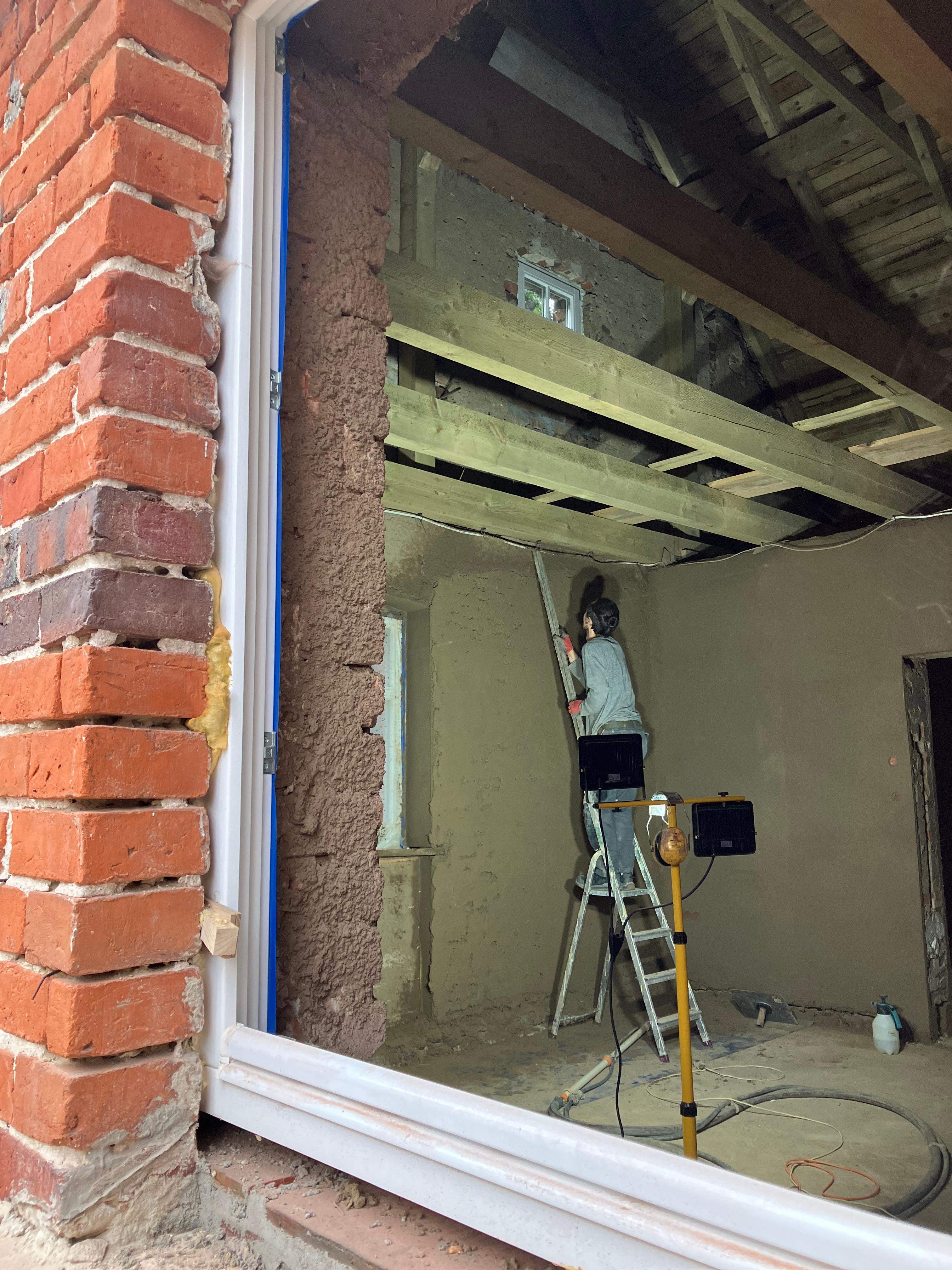 Wykonawca tynku glinianego